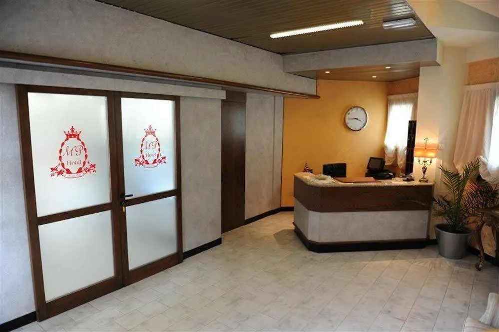 Hotel Marco Polo Self Check-In بولونيا