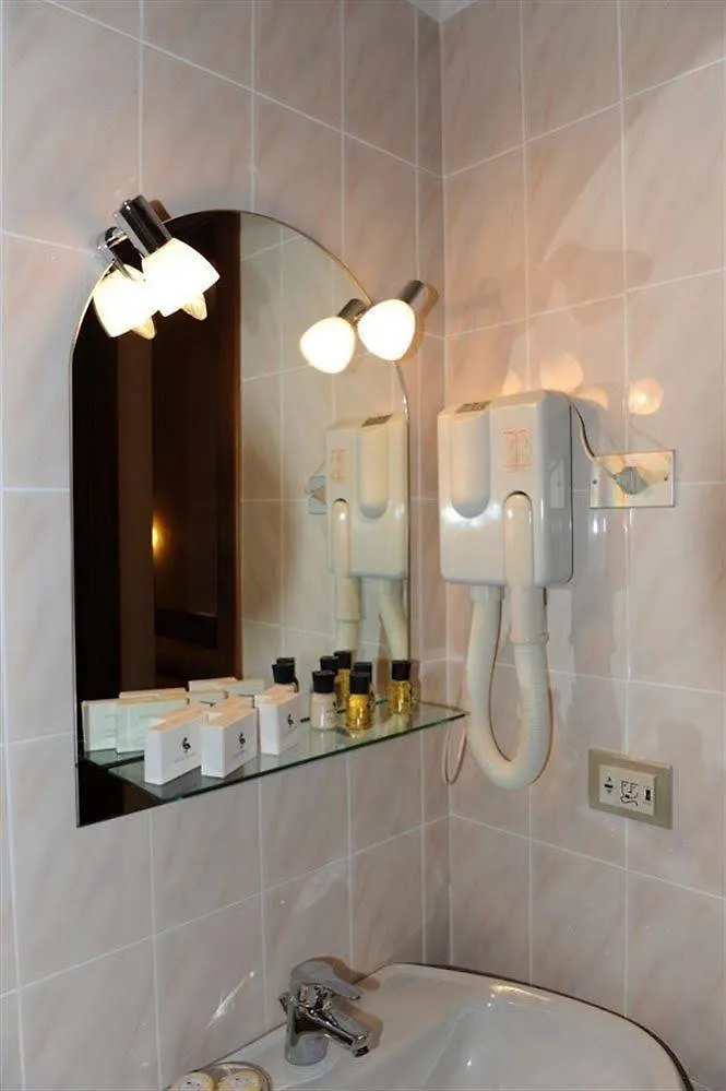 Hotel Marco Polo Self Check-In بولونيا
